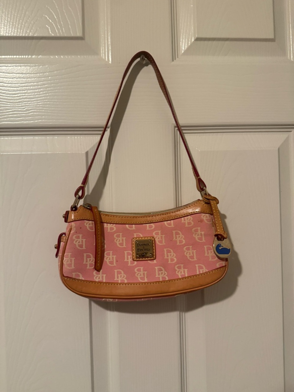Vintage Dooney & Bourke hobo style Pink Signature Shoulder Bag